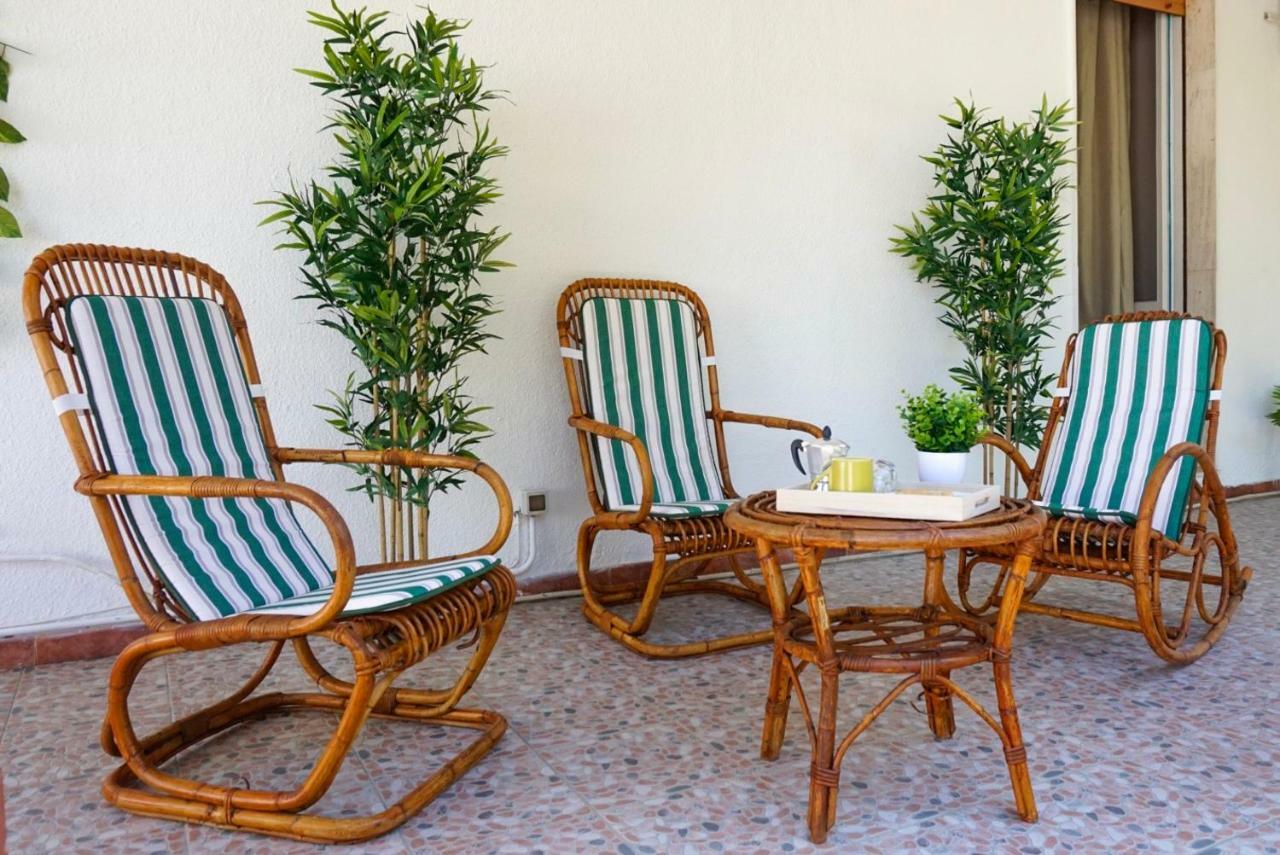 Villa Aurelia -Seafront Apartment With Patio فلوميني دي كوارتو المظهر الخارجي الصورة